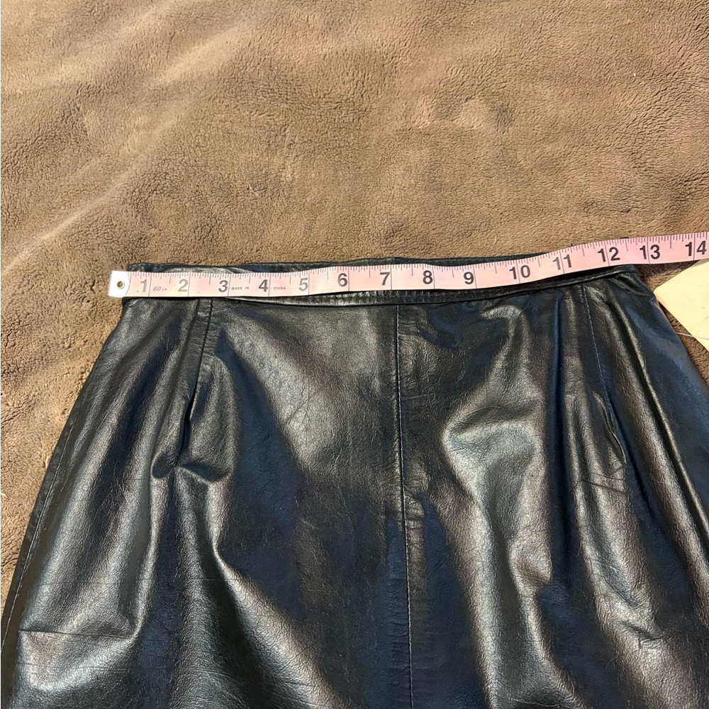 Comint Black Leathet Skirt, Sz 5/6 - Picture 8 of 8